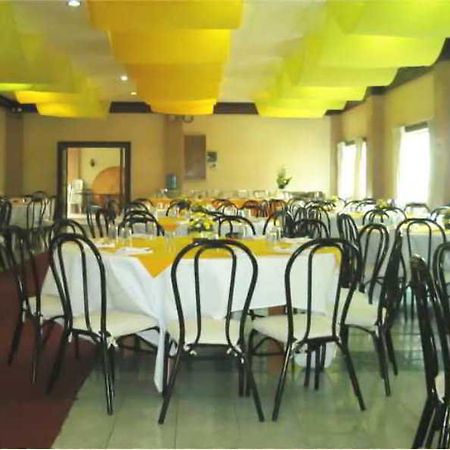 Sequoia Inn Davao Bagian luar foto