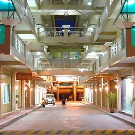 Sequoia Inn Davao Bagian luar foto