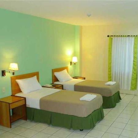Sequoia Inn Davao Bagian luar foto