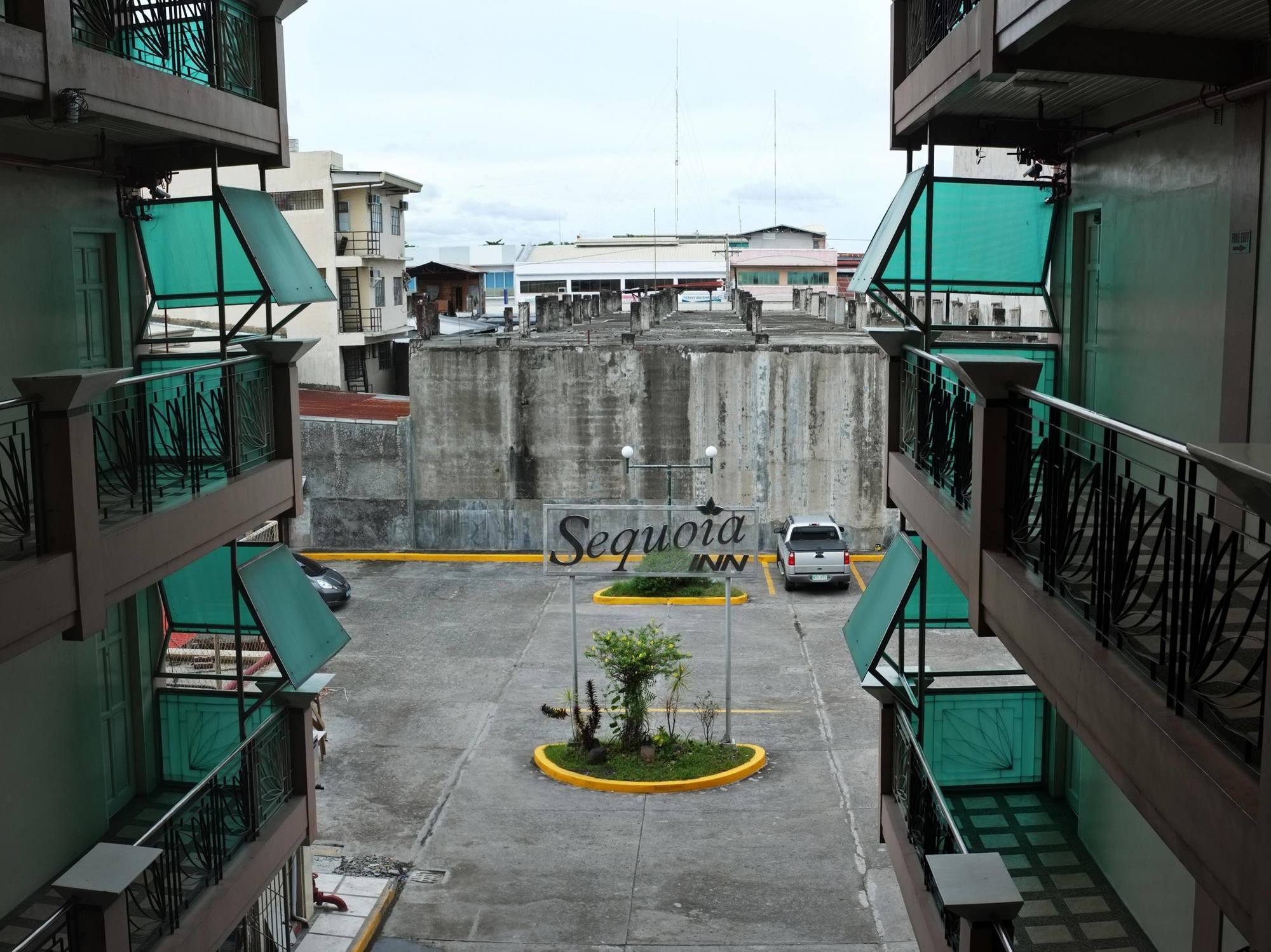 Sequoia Inn Davao Bagian luar foto