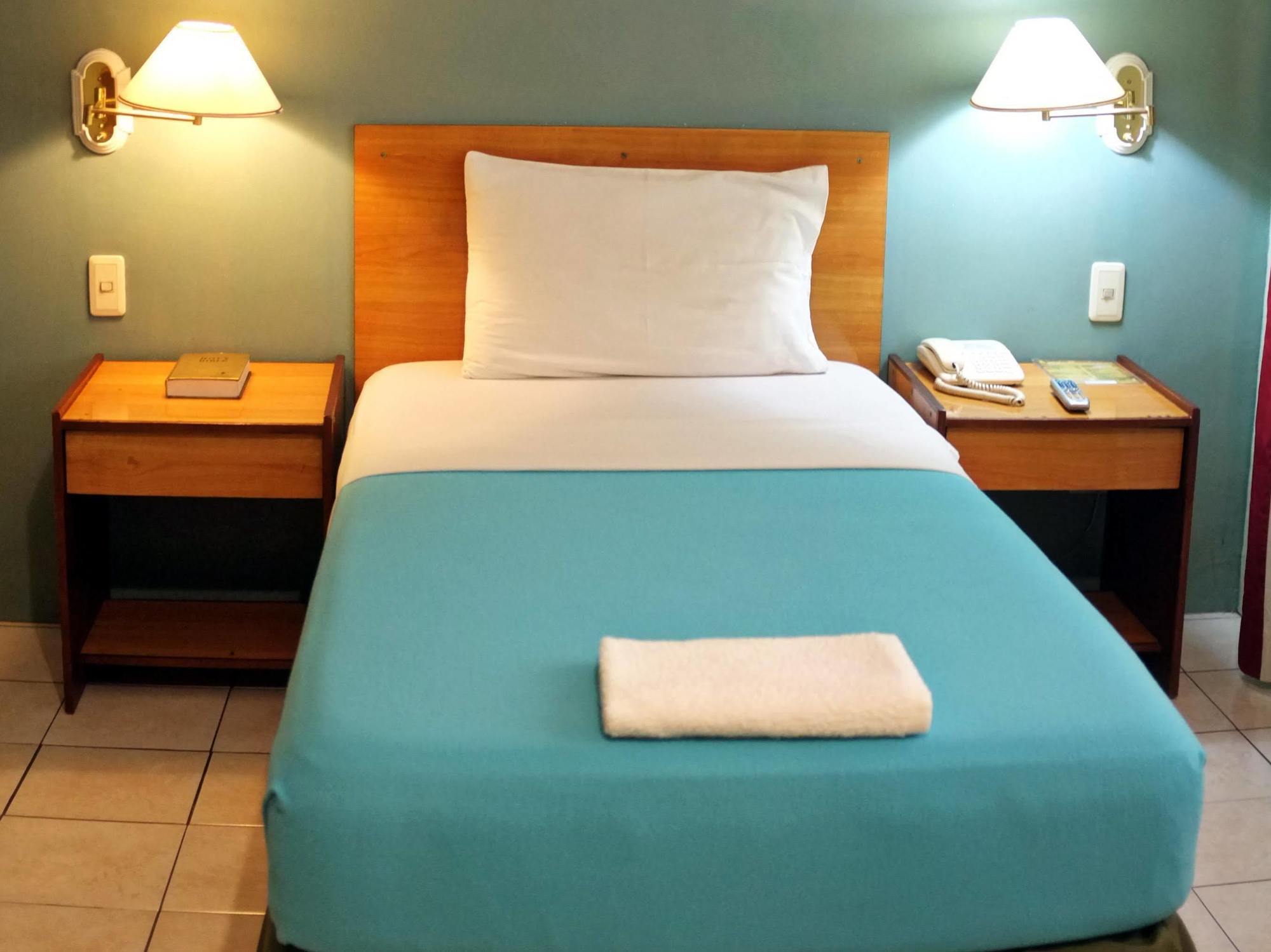 Sequoia Inn Davao Bagian luar foto